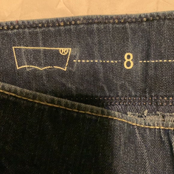 Levi pull on Jeans - Picture 2 of 9